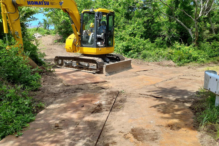 搬入路と現場の造成